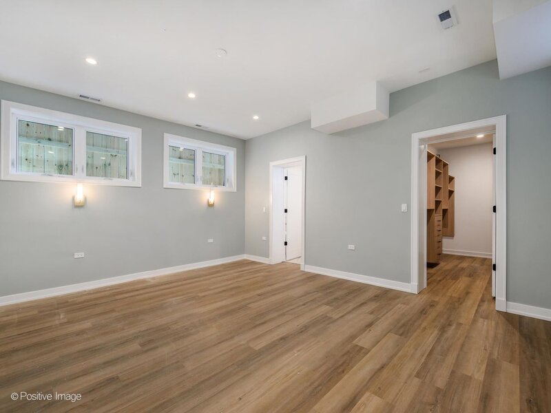3721 N Kenmore Avenue Chicago IL 60613