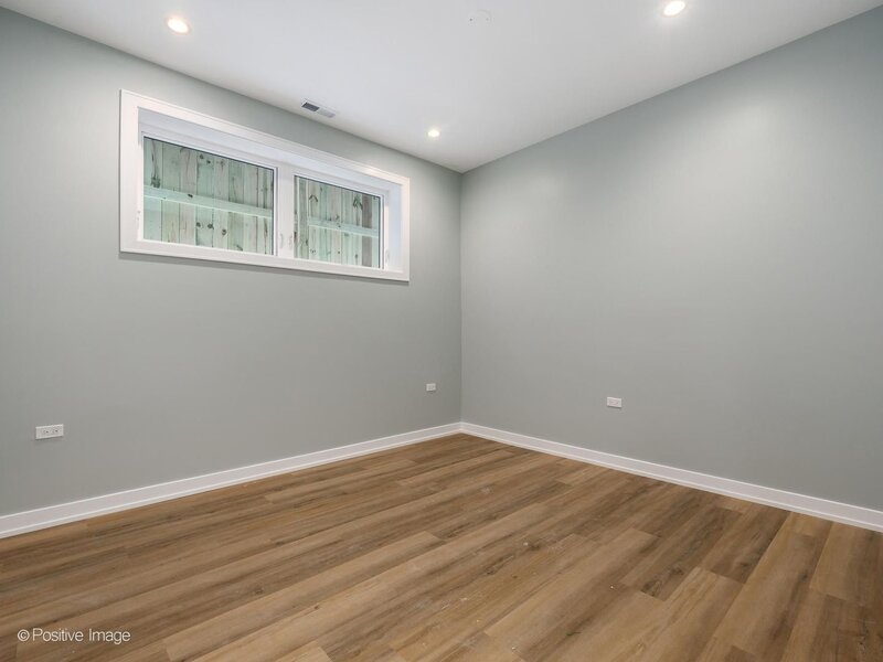 3721 N Kenmore Avenue Chicago IL 60613
