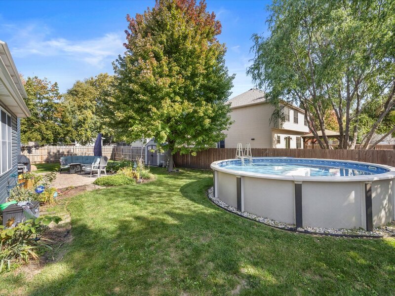 24 Hilltop Lane South Elgin IL 60177
