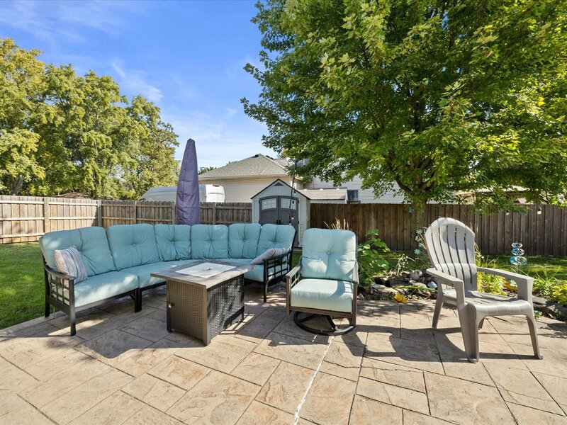 24 Hilltop Lane South Elgin IL 60177