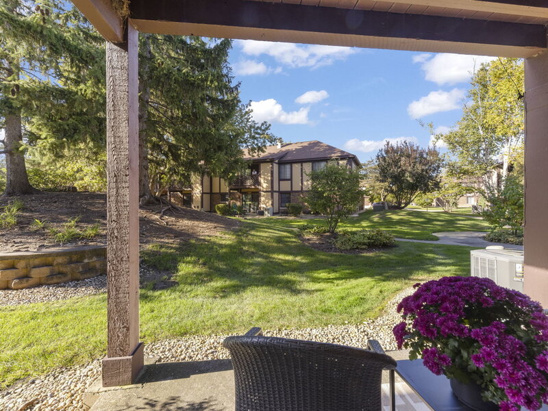 1712 Lakecliffe Drive Wheaton IL 60189