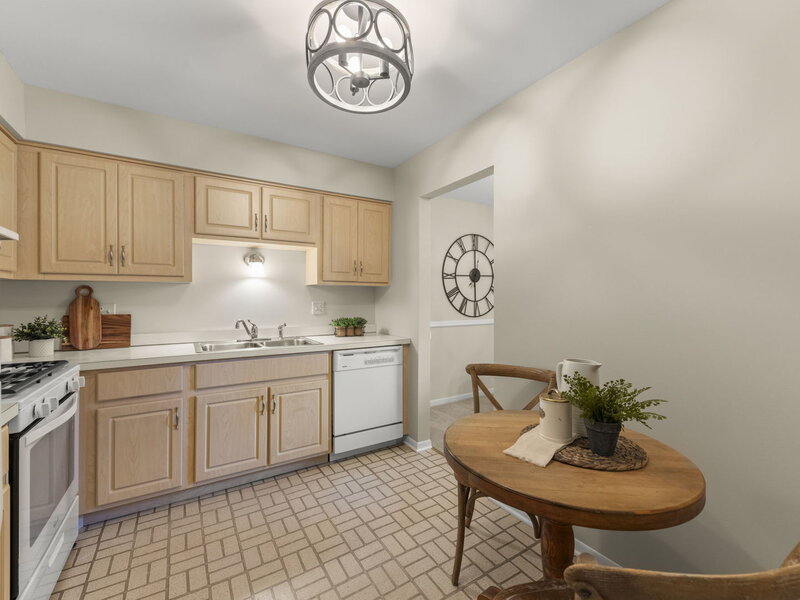 1712 Lakecliffe Drive Wheaton IL 60189