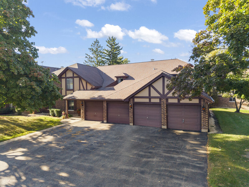 1712 Lakecliffe Drive Wheaton IL 60189