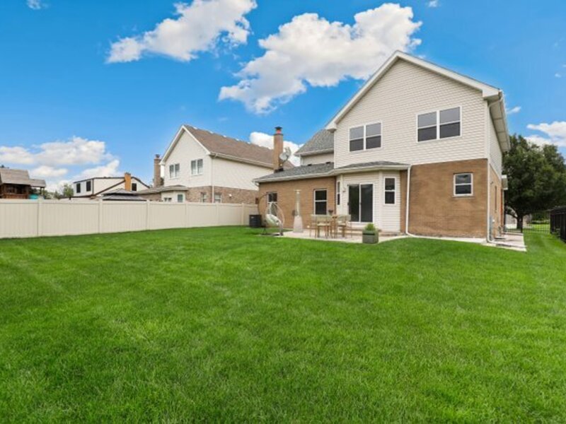 8542 Latrobe Avenue Burbank IL 60459