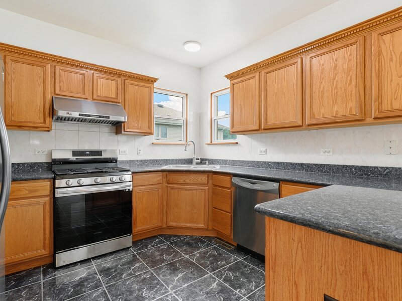 8542 Latrobe Avenue Burbank IL 60459