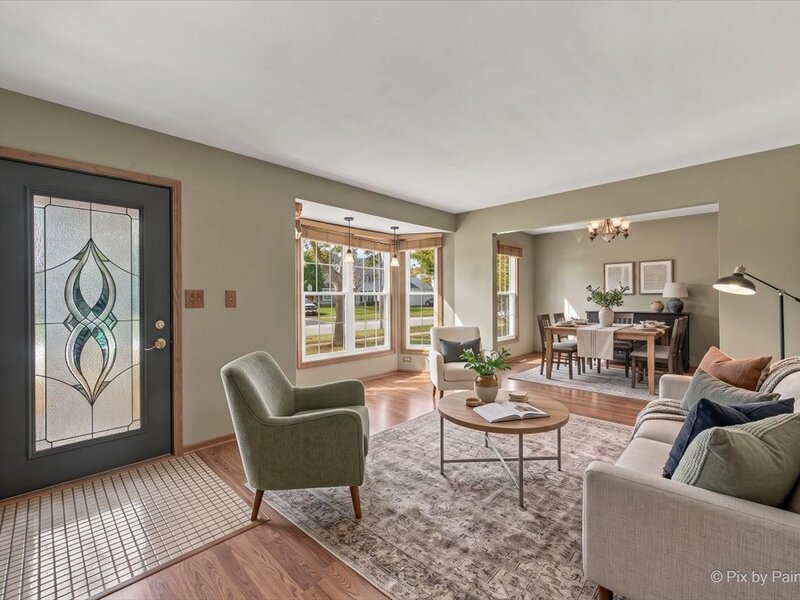 1253 Evergreen Drive Carol Stream IL 60188