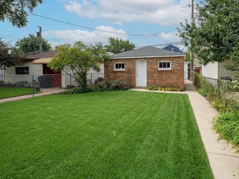 5234 N Leamington Avenue Chicago IL 60630