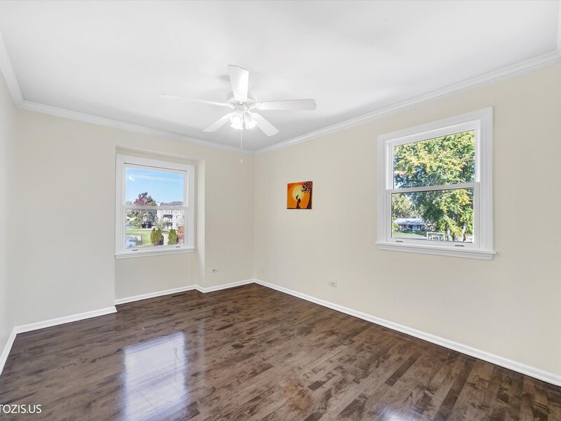 115 W King George Court Palatine IL 60067
