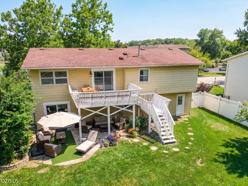 115 W King George Court Palatine IL 60067