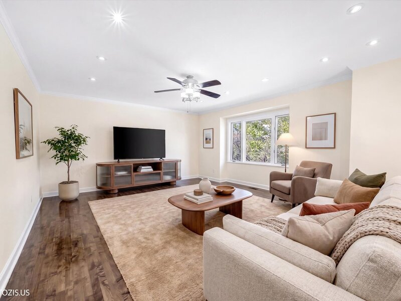 115 W King George Court Palatine IL 60067