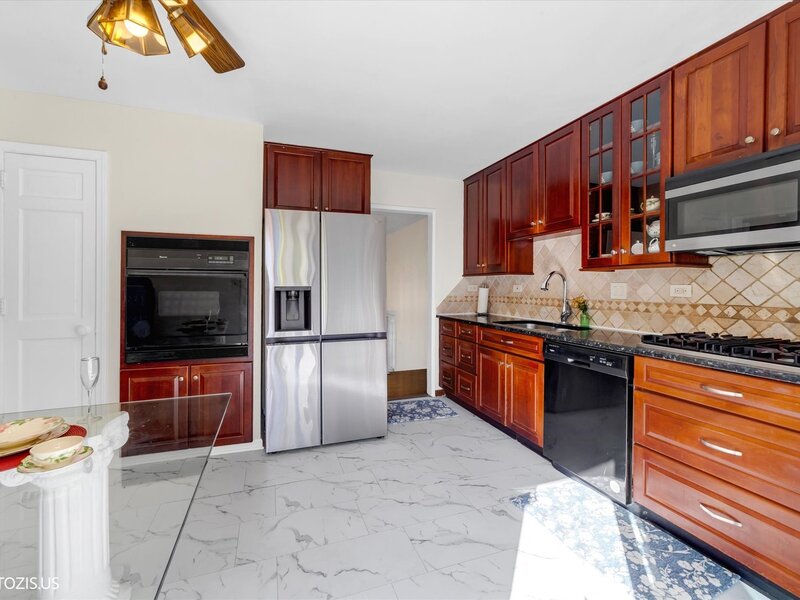 115 W King George Court Palatine IL 60067