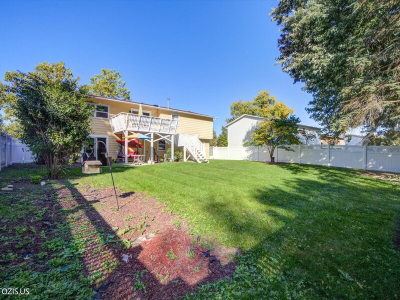 115 W King George Court Palatine IL 60067