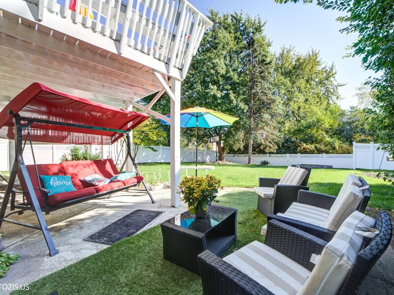 115 W King George Court Palatine IL 60067
