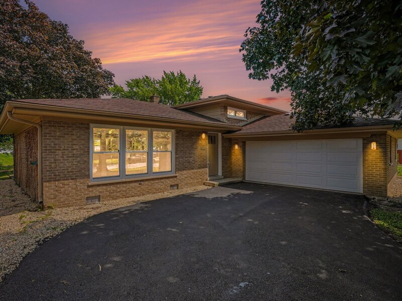 16721 School Street South Holland IL 60473