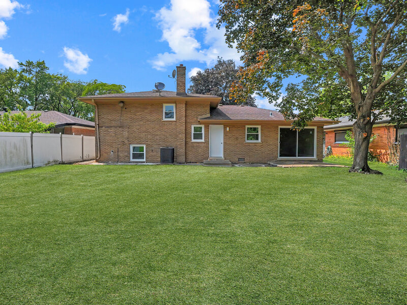 16721 School Street South Holland IL 60473
