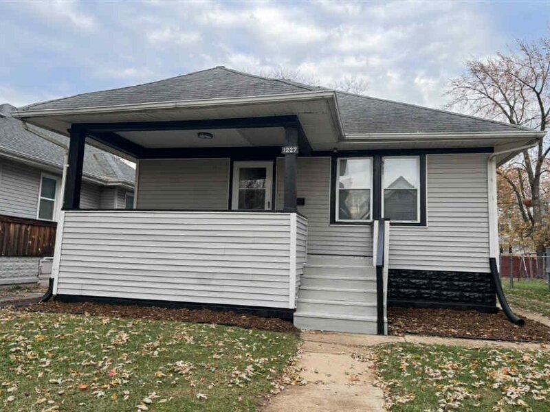 1227 Emerald Avenue Chicago Heights IL 60411
