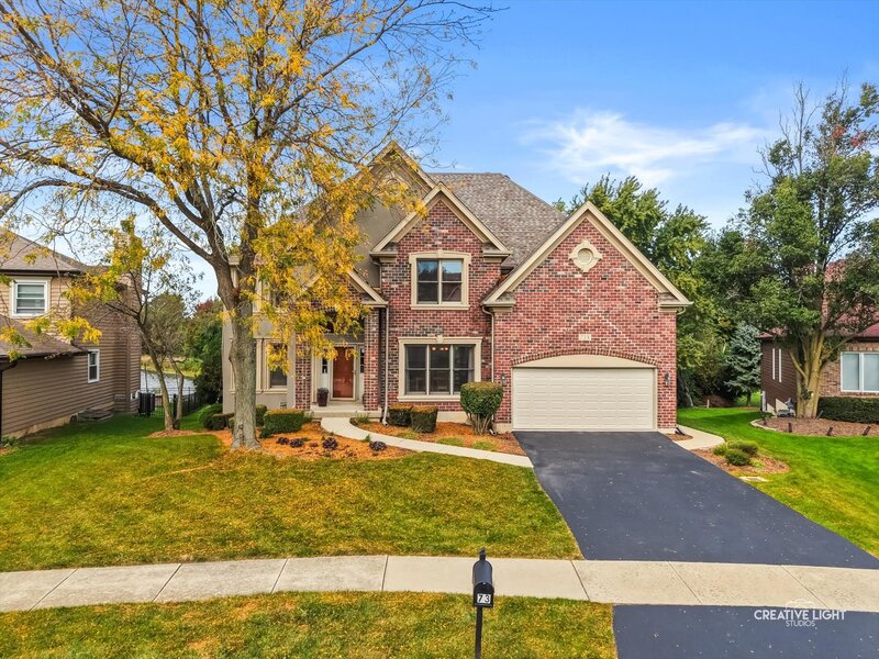 73 N Forestview Lane Aurora IL 60502