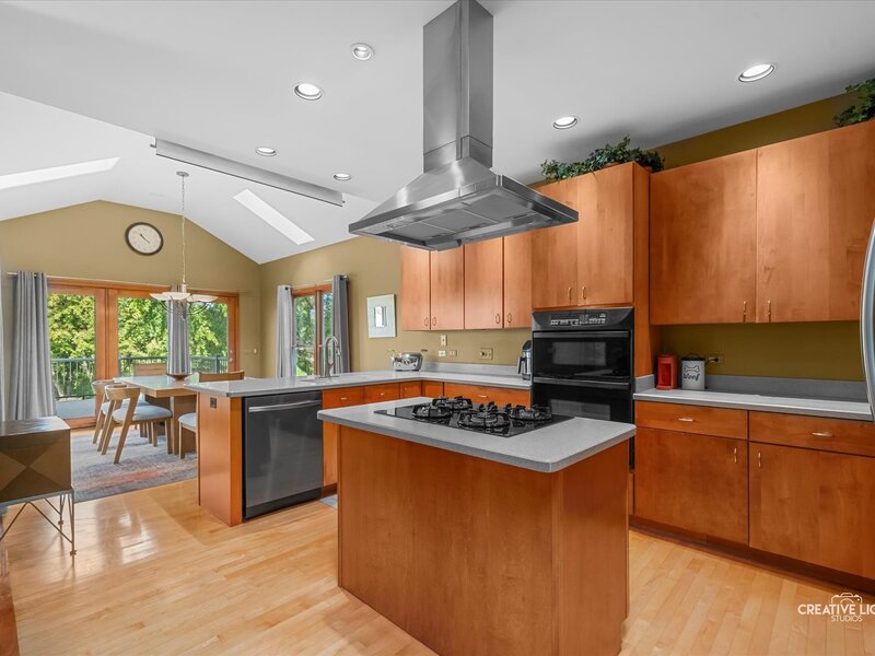 73 N Forestview Lane Aurora IL 60502