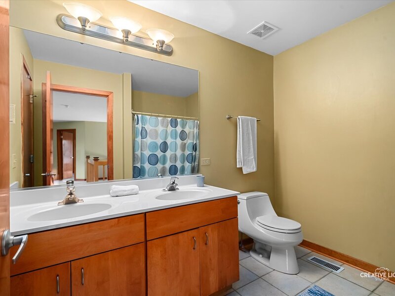 73 N Forestview Lane Aurora IL 60502