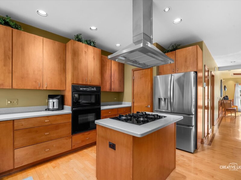 73 N Forestview Lane Aurora IL 60502