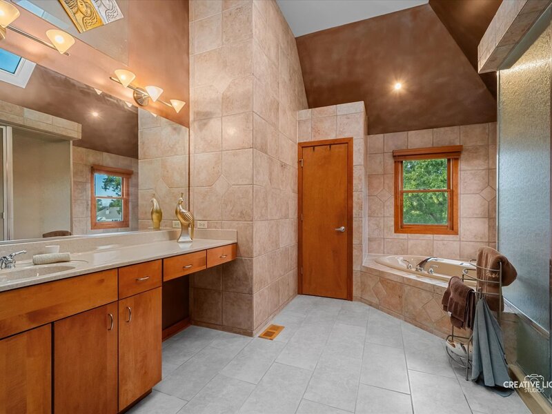 73 N Forestview Lane Aurora IL 60502