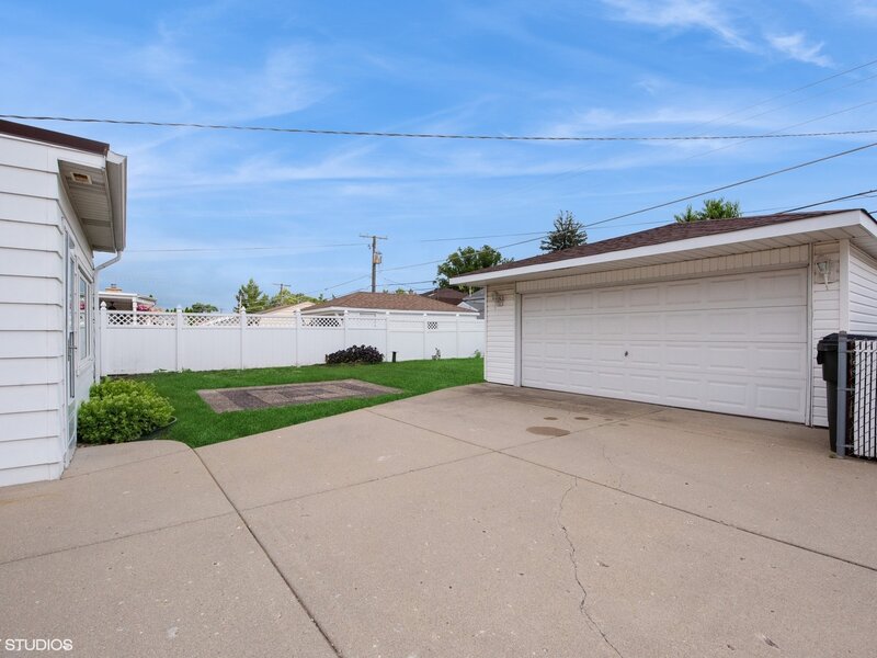 8223 N Washington Street Niles IL 60714