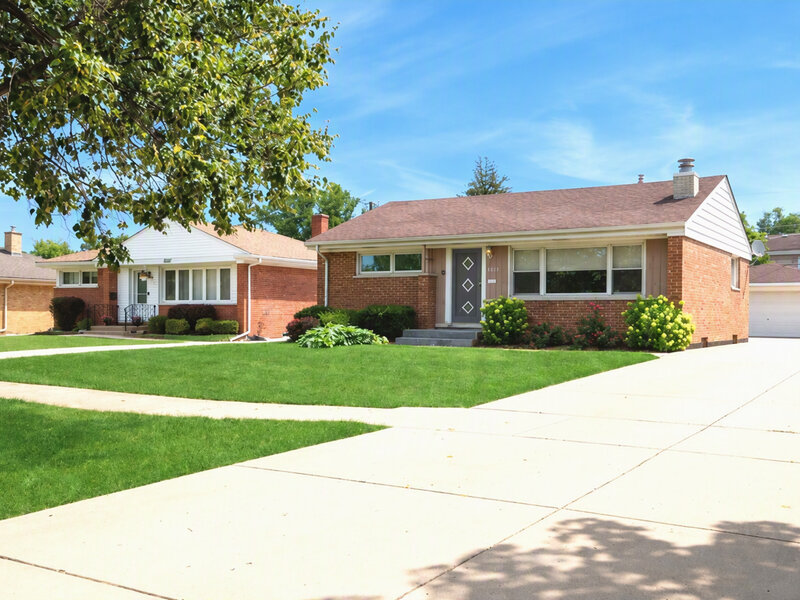 8223 N Washington Street Niles IL 60714