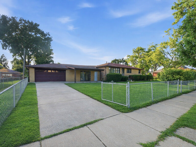 8300 Long Avenue Burbank IL 60459