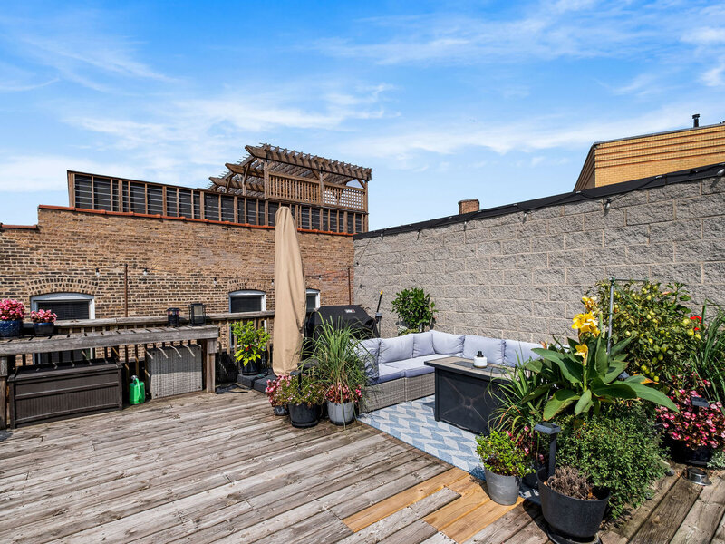 3250 N Lincoln Avenue Chicago IL 60657