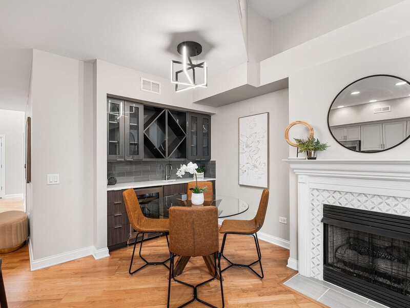 3250 N Lincoln Avenue Chicago IL 60657