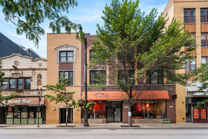 Photo of 3250 N Lincoln Avenue Chicago IL 60657