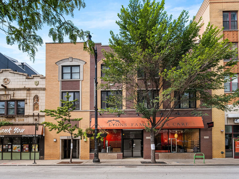 3250 N Lincoln Avenue Chicago IL 60657