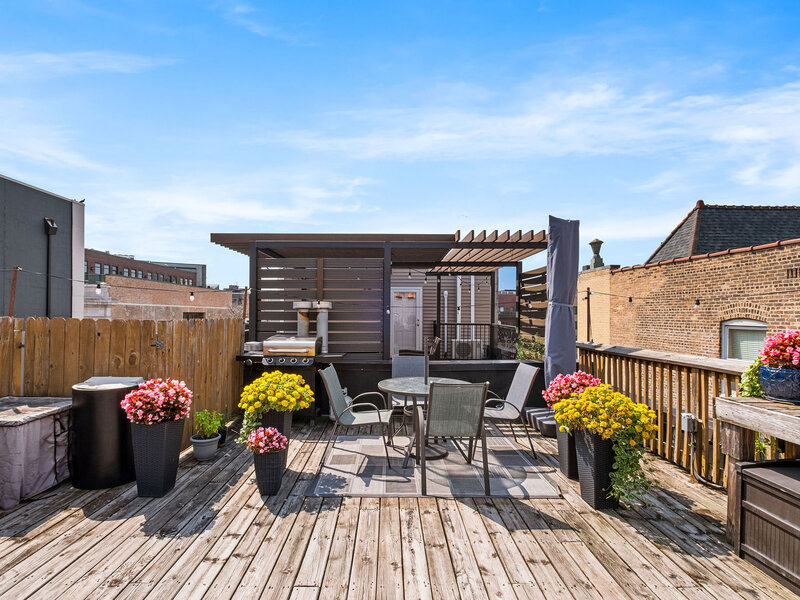 3250 N Lincoln Avenue Chicago IL 60657