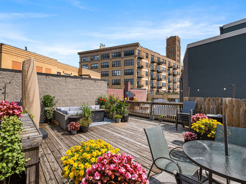 3250 N Lincoln Avenue Chicago IL 60657