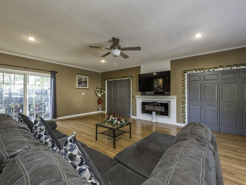 19 E Washington Street Round Lake Park IL 60073