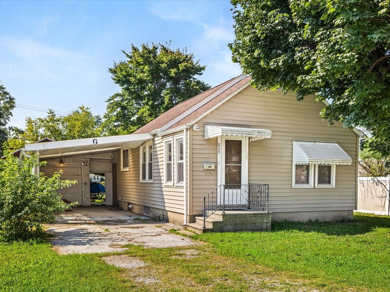 809 Cotton Street Streator IL 61364