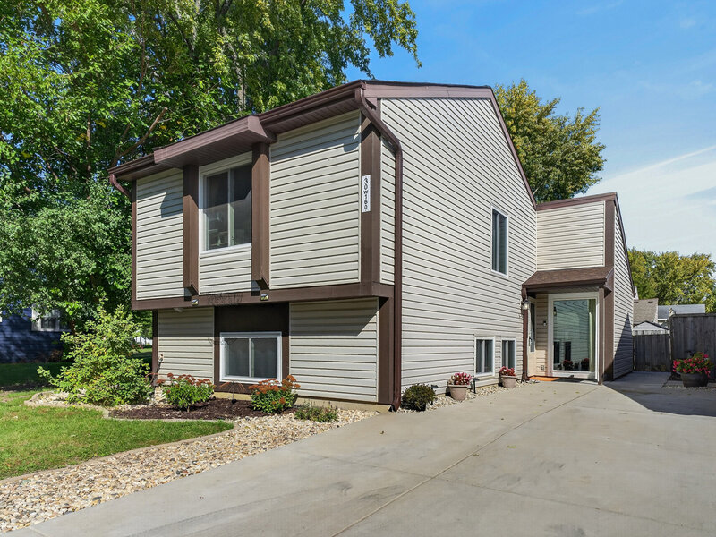 30 Linden Square Warrenville IL 60555