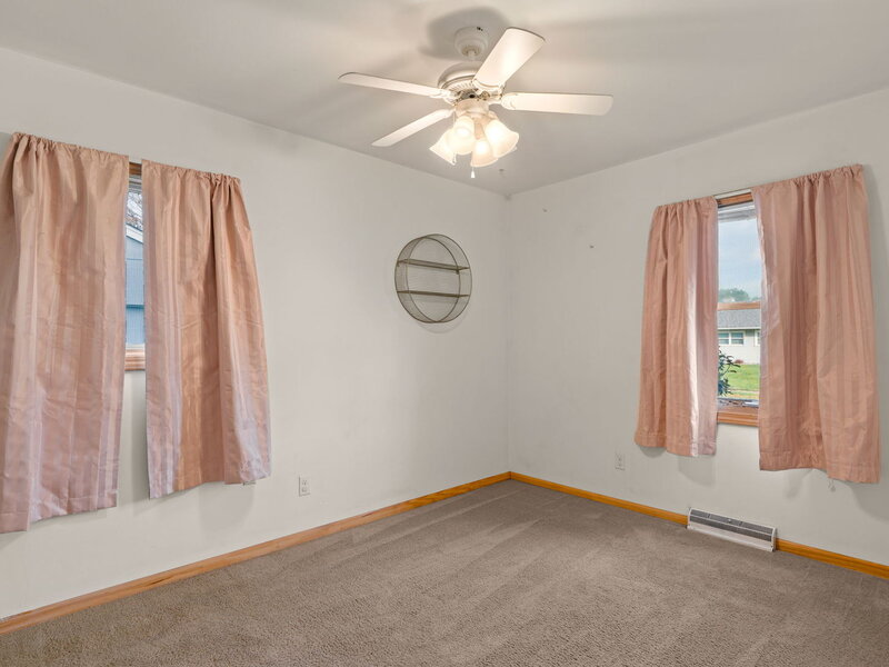 722 40th Avenue East Moline IL 61244