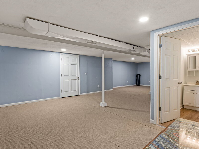 722 40th Avenue East Moline IL 61244