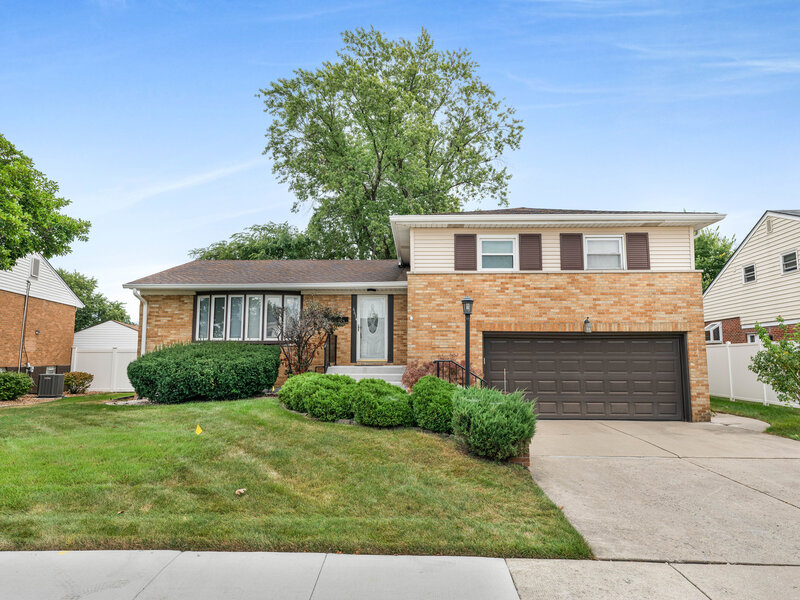 661 Winston Drive Melrose Park IL 60160