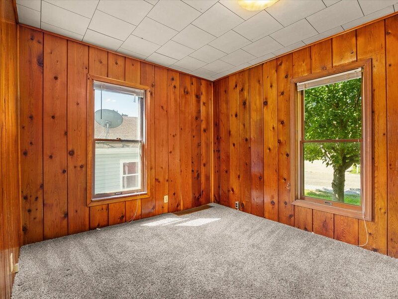 139 W 2nd Street Streator IL 61364
