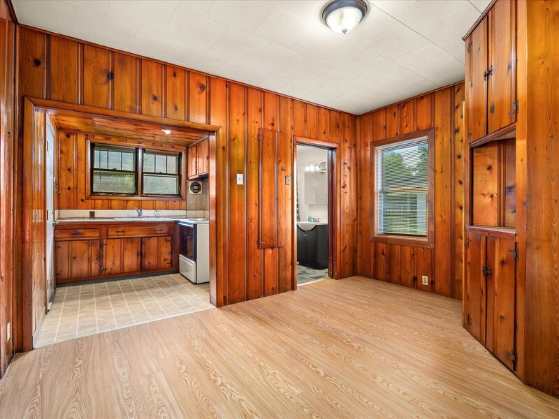 139 W 2nd Street Streator IL 61364