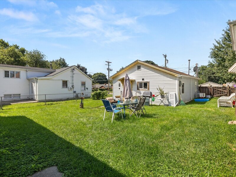 139 W 2nd Street Streator IL 61364