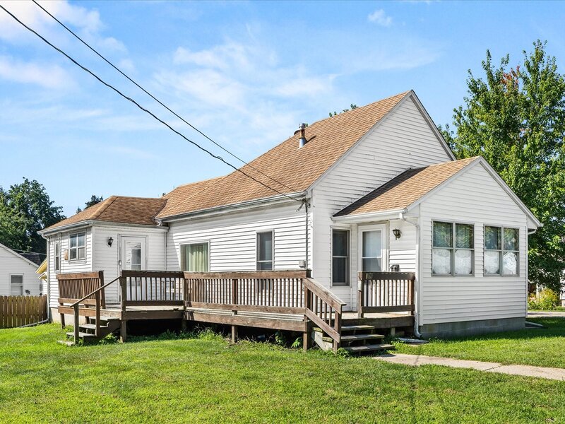 139 W 2nd Street Streator IL 61364