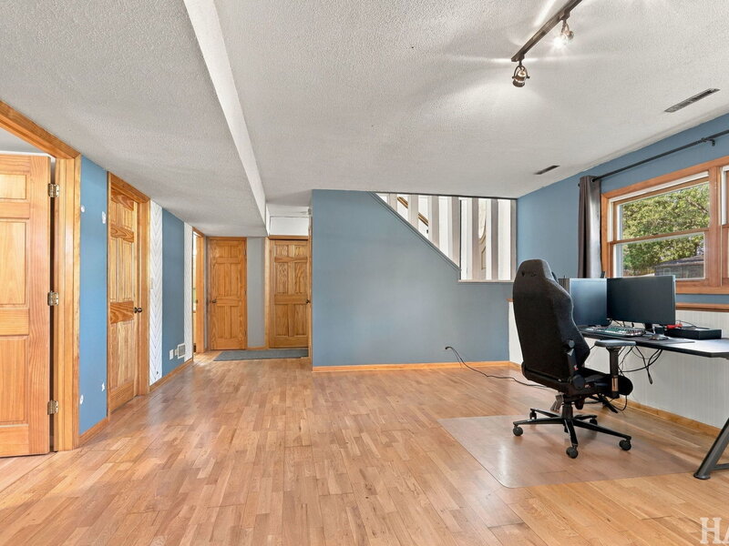 4901 Bonner Drive Mchenry IL 60050