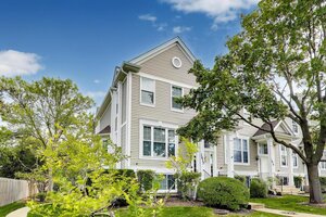 Photo of 1612 Fox Run Drive Arlington Heights IL 60004