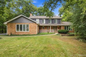 Photo of 6 Woodhill Lane St. Charles IL 60175