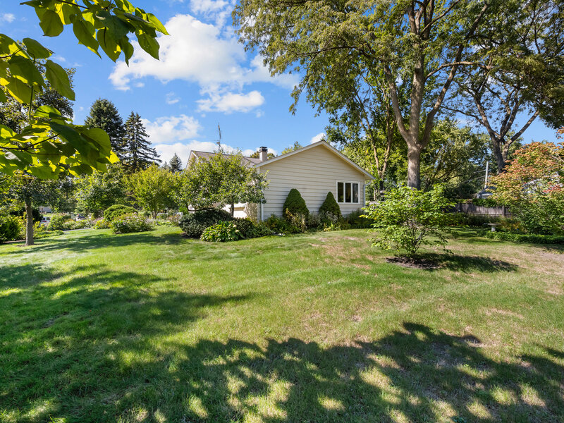 90 Park Lane Lake Bluff IL 60044