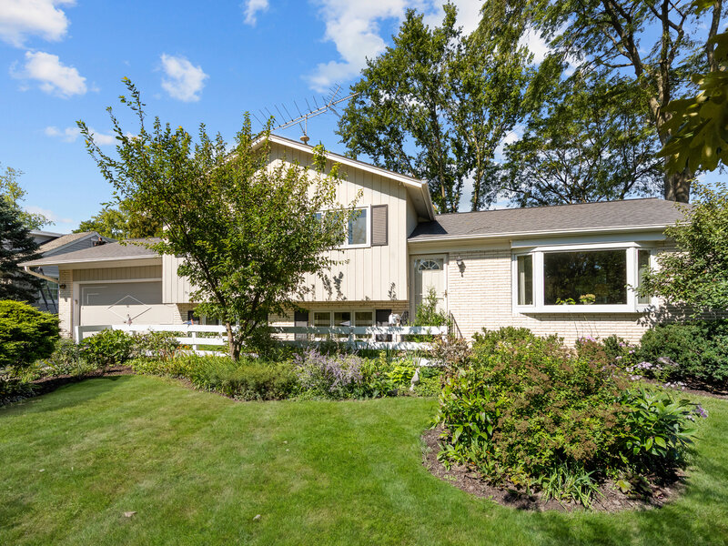90 Park Lane Lake Bluff IL 60044
