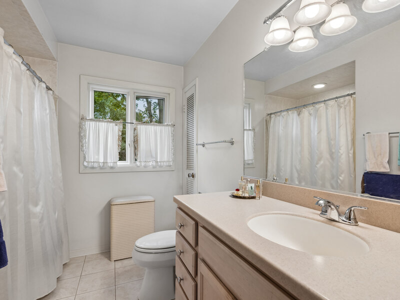 90 Park Lane Lake Bluff IL 60044